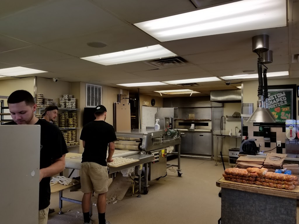 Philly Pretzel Factory | bakery | 373 Egg Harbor Rd, Sewell, NJ 08080, USA | 8565823880 OR +1 856-582-3880