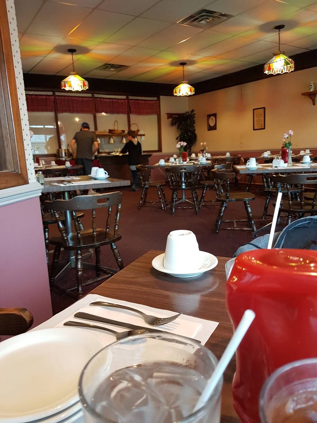 The Car Barn | restaurant | 23 Talbot Rd E, Tilbury, ON N0P 2L0, Canada | 5198254946 OR +1 519-825-4946