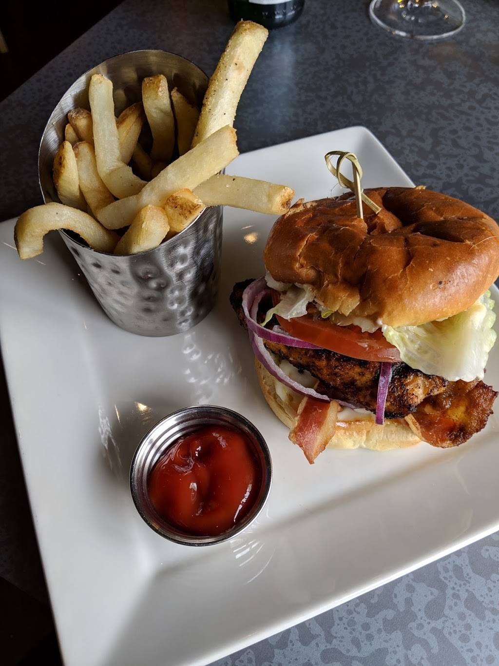 NAPA Kitchen + Bar Montgomery | restaurant | 9386 Montgomery Rd, Montgomery, OH 45242, USA | 5137459568 OR +1 513-745-9568