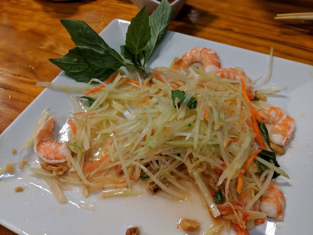 Mama Pho | restaurant | Shopping Center, 820 W Hind Dr Unit 111, Honolulu, HI 96821, USA | 8083738887 OR +1 808-373-8887