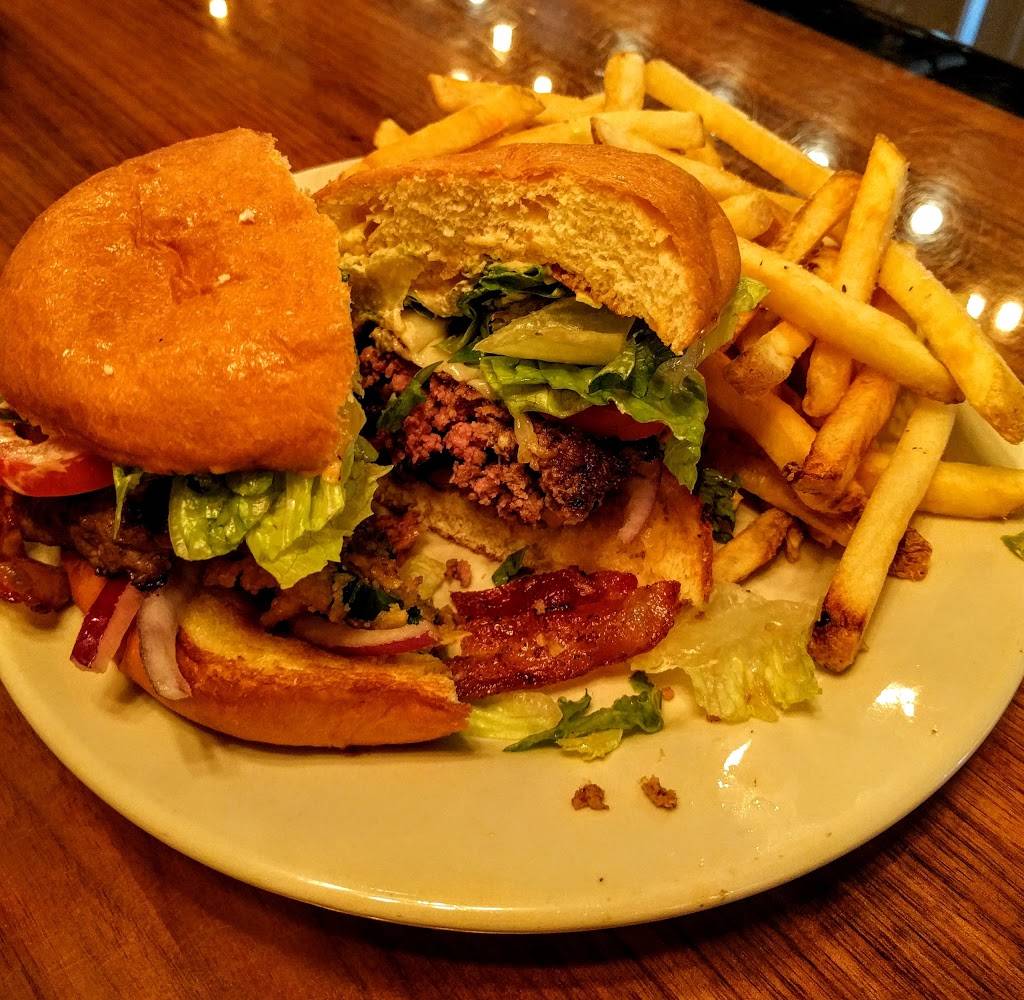 41 Degrees North Restaurant and Bar | restaurant | 104 S Main St, Middlebury, IN 46540, USA | 5743580314 OR +1 574-358-0314