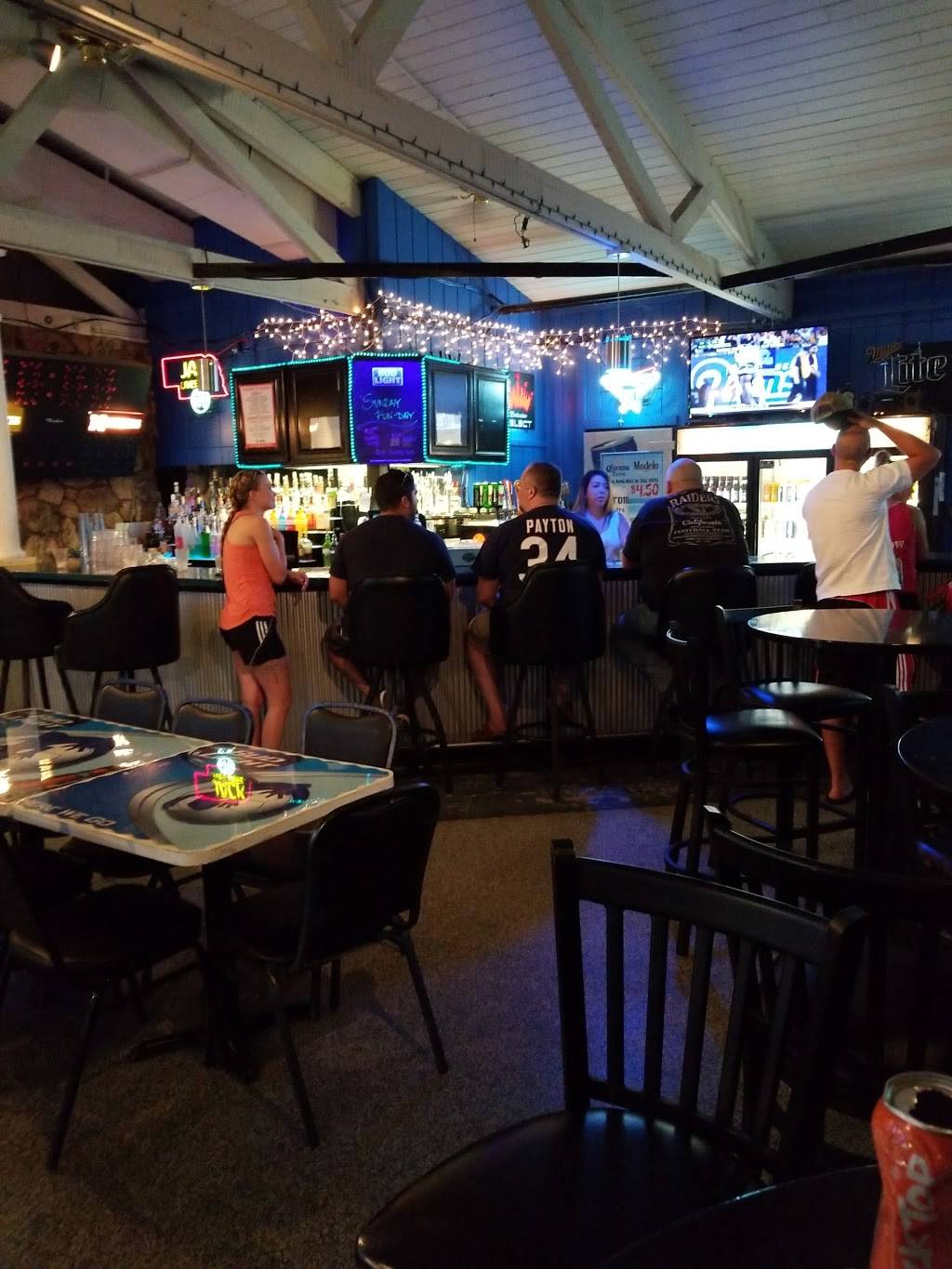 Playmakers Bar & Grill | restaurant | 640 W Prospector Ct # 300, Lincoln, NE 68522, USA | 4024389300 OR +1 402-438-9300