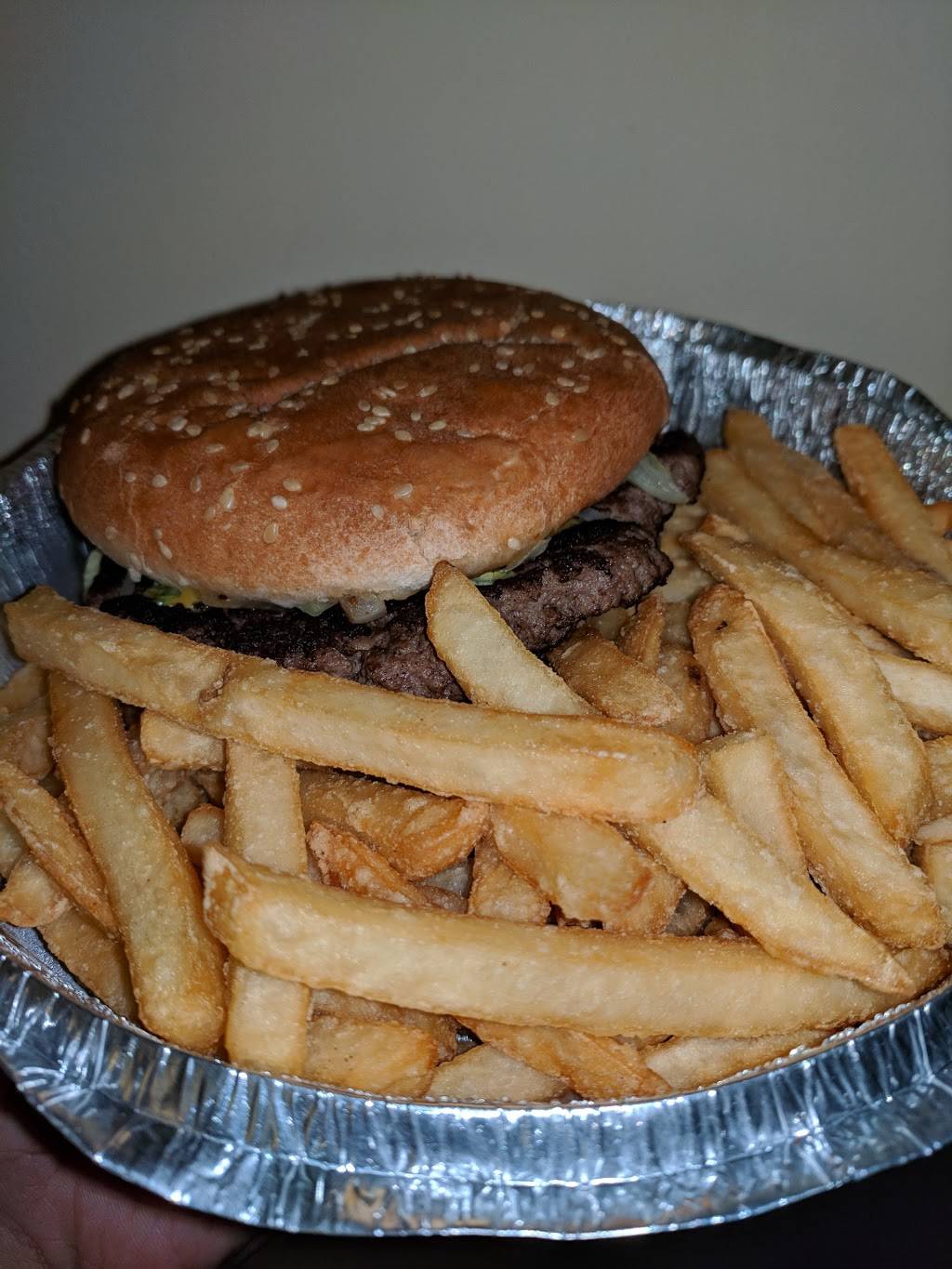 Wimpys | restaurant | 1232 St Nicholas Ave, New York, NY 10032, USA | 2129288085 OR +1 212-928-8085