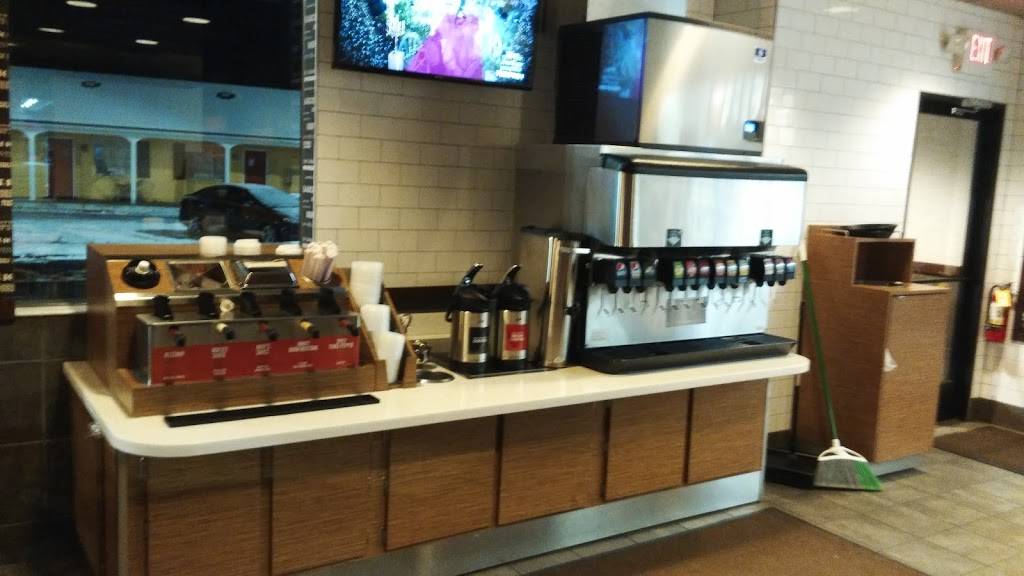 Arbys | restaurant | 1515 E Main St, Owosso, MI 48867, USA | 9897237115 OR +1 989-723-7115