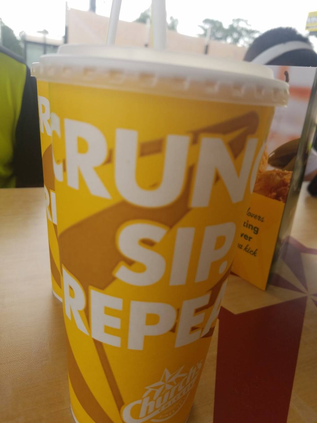 Churchs Chicken | restaurant | 1203 N Frazier St, Conroe, TX 77301, USA | 9367564606 OR +1 936-756-4606