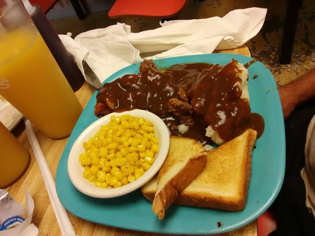 Moms Kitchen | restaurant | 14216 MO-7, Warsaw, MO 65355, USA | 6604382278 OR +1 660-438-2278