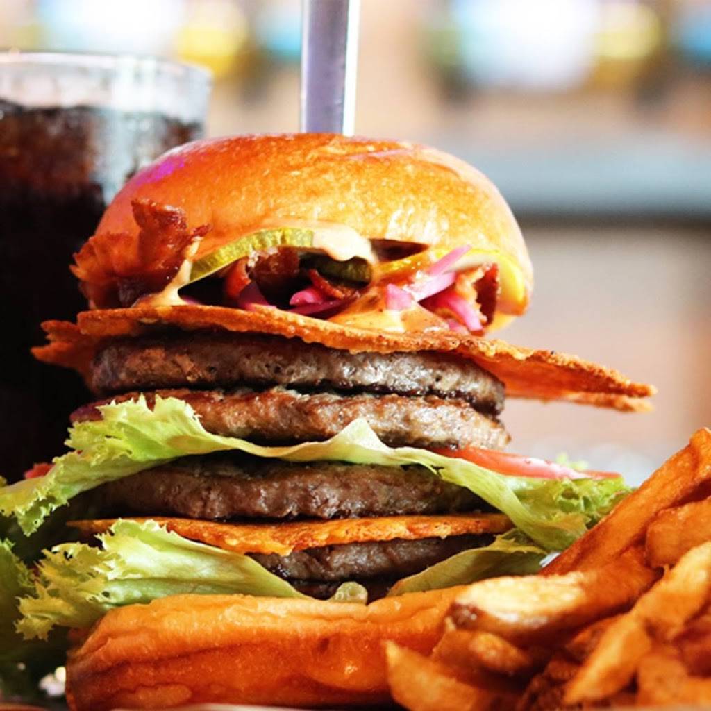 Bagger Daves Burger Tavern - West Chester | restaurant | 9421 Civic Centre Blvd, West Chester Township, OH 45069, USA | 5136442102 OR +1 513-644-2102