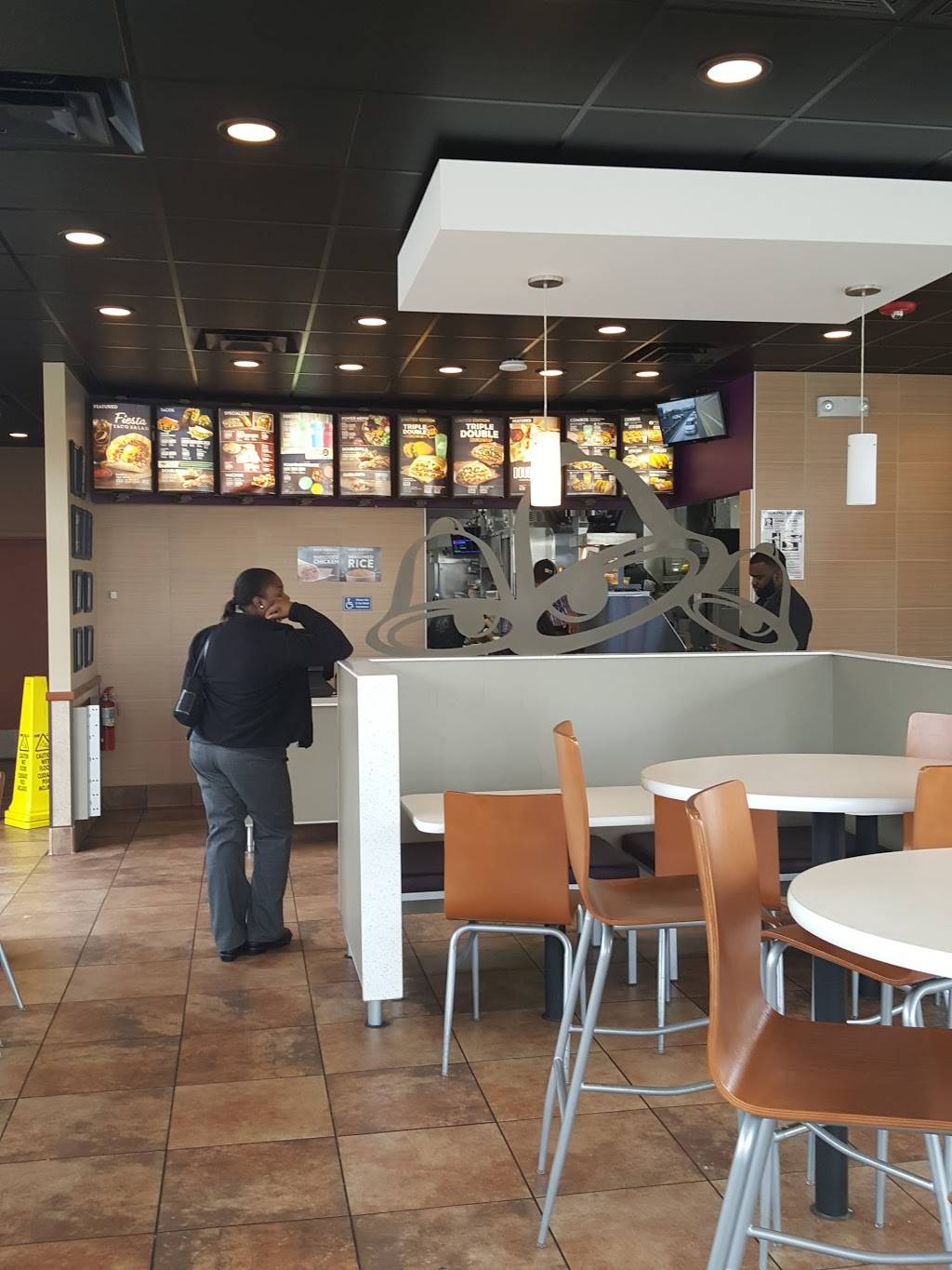 Taco Bell | meal takeaway | 52 Jones St, Newark, NJ 07103, USA | 9732428226 OR +1 973-242-8226