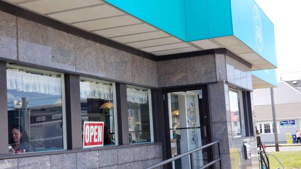 Freds Beach Haven Diner | restaurant | 305 N Bay Ave, Beach Haven, NJ 08008, USA | 6094924269 OR +1 609-492-4269