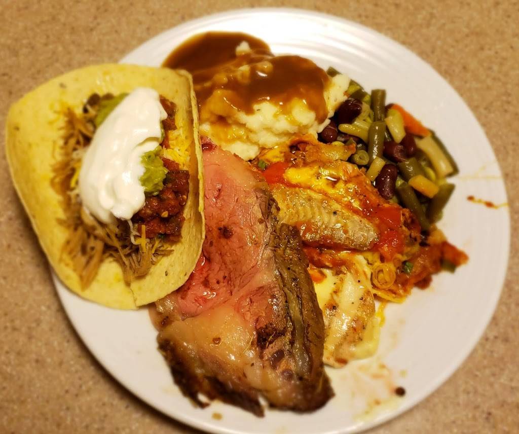 Red Rock Buffet | restaurant | 10424 N Fort McDowell Rd, Fort McDowell, AZ 85264, USA | 8008433678 OR +1 800-843-3678