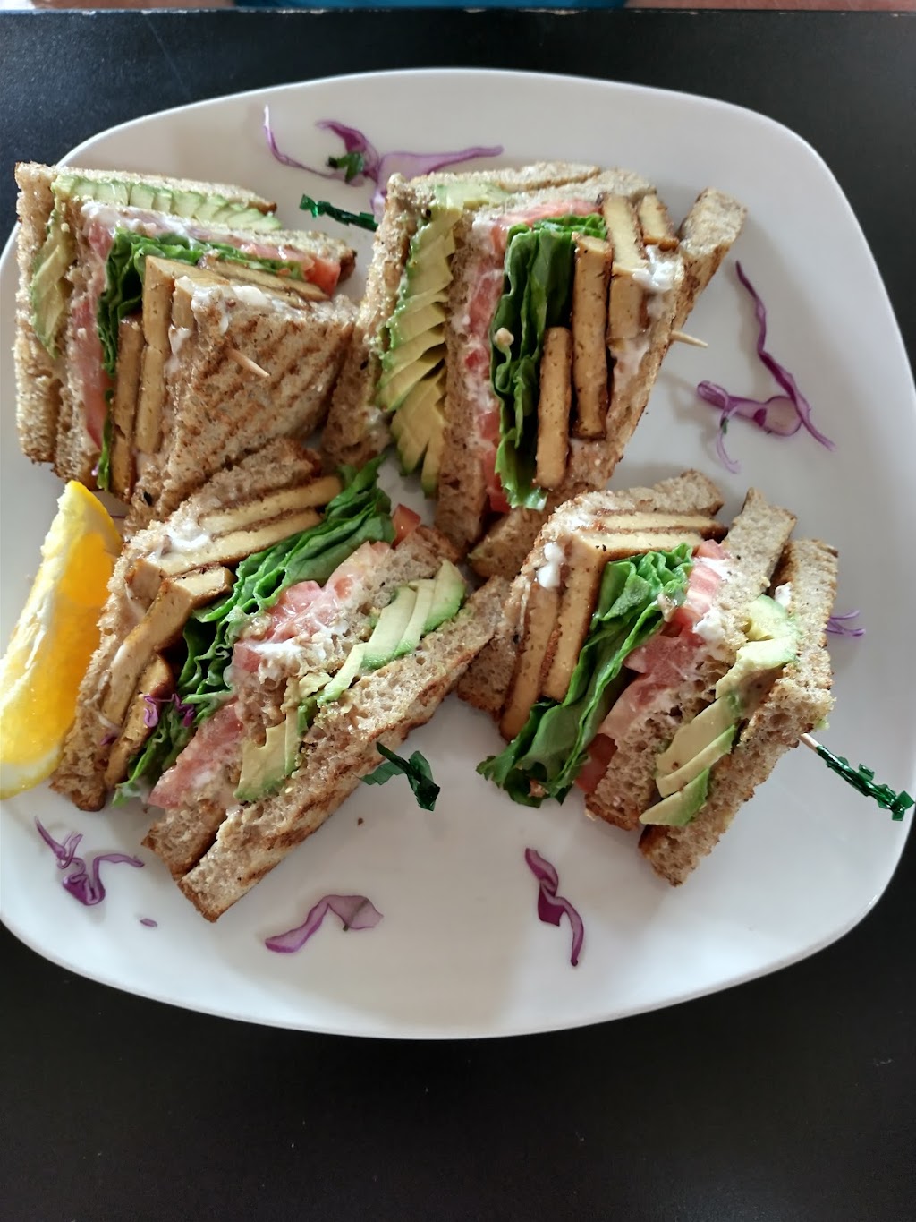 End Of The Line Cafe | restaurant | 610 E Wright St, Pensacola, FL 32501, USA | 8504290336 OR +1 850-429-0336