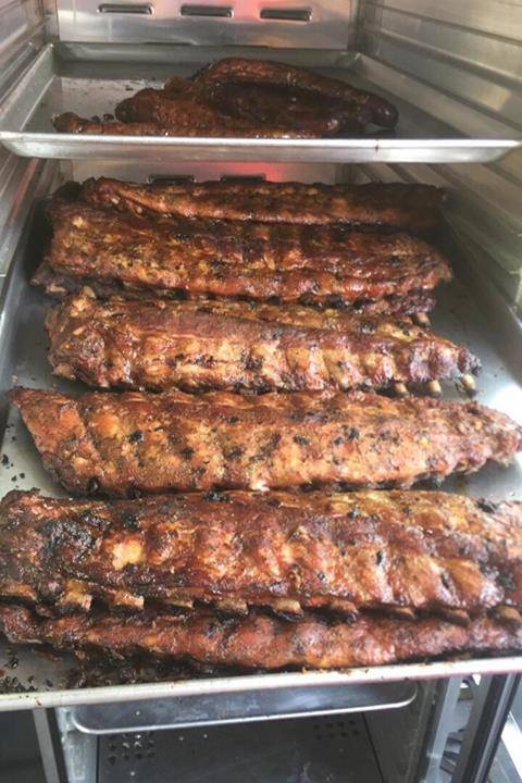 Kwik Sak Convenience Store And Fat Guy Barbeque Restaurant | restaurant | 904 NW Broad St, Murfreesboro, TN 37129, USA | 6153186602 OR +1 615-318-6602