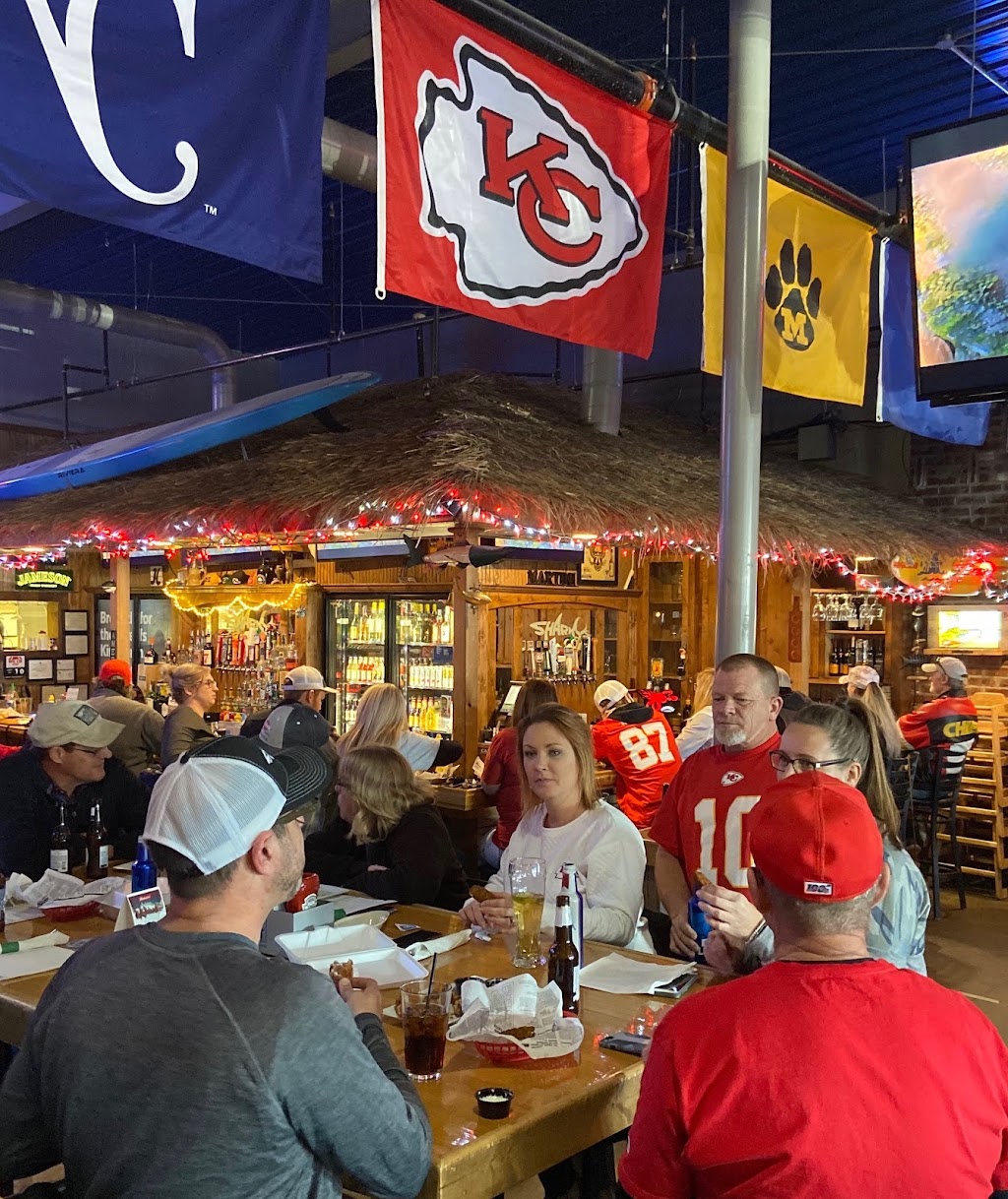 Sharkys Pub & Grub, Nevada, MO | restaurant | 400 Johnson Dr, Nevada, MO 64772, USA | 4172836220 OR +1 417-283-6220