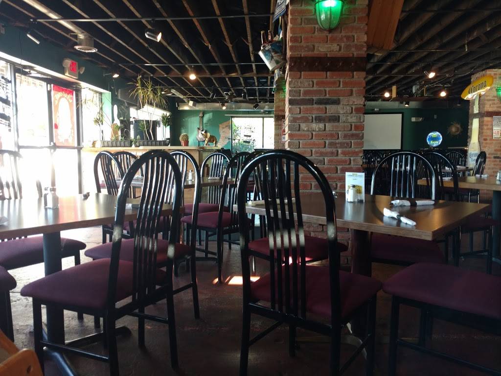 Casa Santiago | restaurant | 227 Heustis St, Yorkville, IL 60560, USA | 6303852046 OR +1 630-385-2046