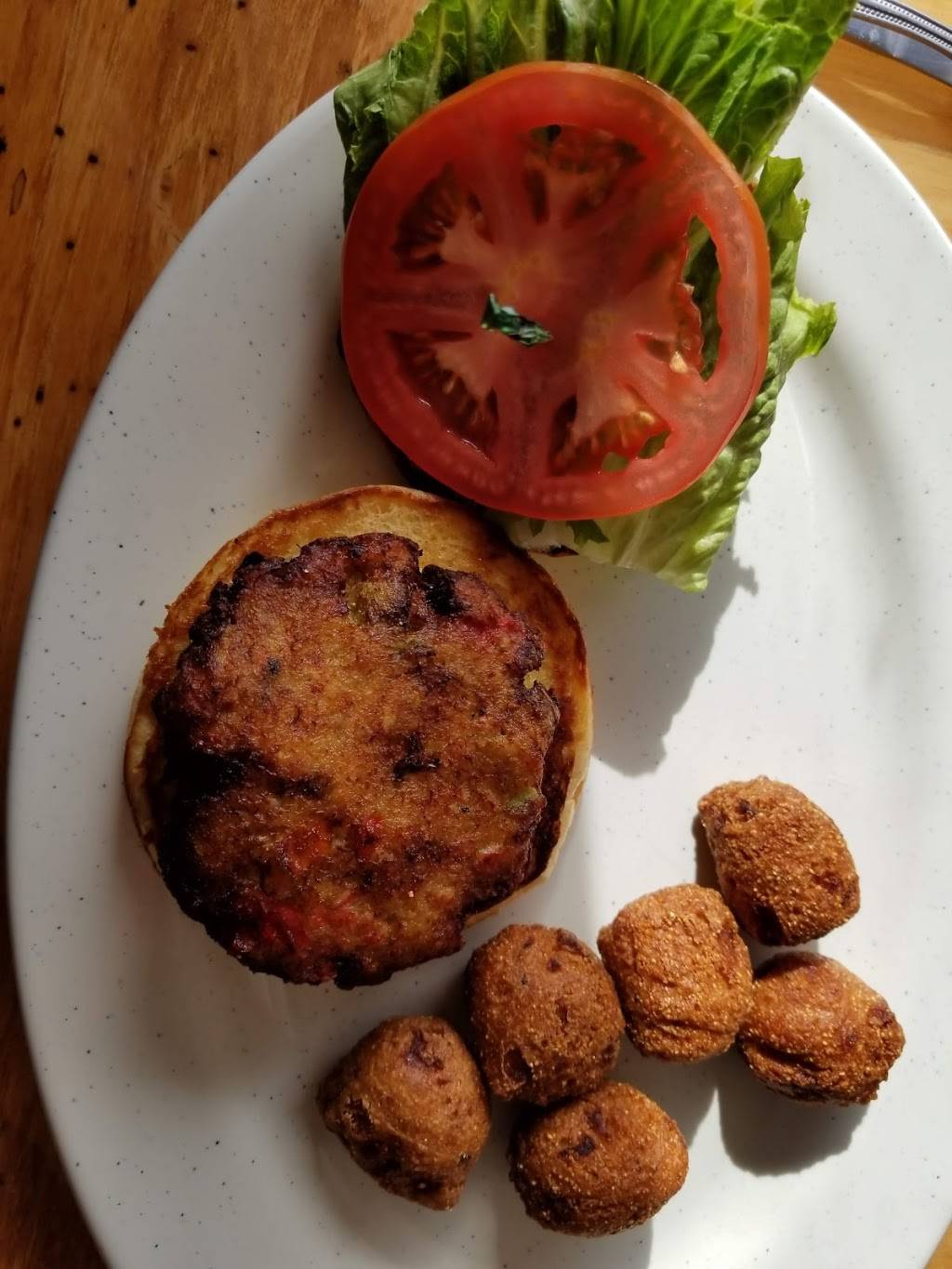 Shady Oak Restaurant | restaurant | 2984 W New York Ave, DeLand, FL 32720, USA | 3867349715 OR +1 386-734-9715