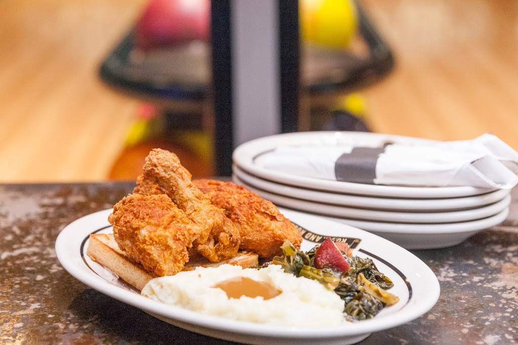 Blue Ribbon at Brooklyn Bowl | restaurant | 61 Wythe Ave, Brooklyn, NY 11211, USA | 7189633369 OR +1 718-963-3369