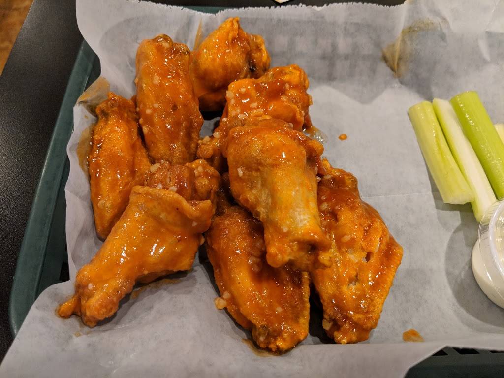 Mojos Famous Burgers | restaurant | 21 Plaza Dr, Travelers Rest, SC 29690, USA | 8646102657 OR +1 864-610-2657