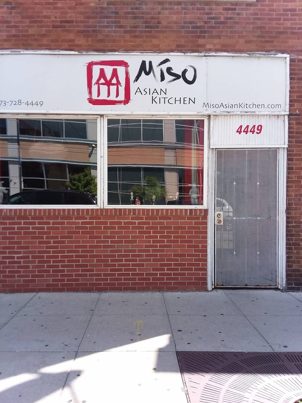 Miso Asian Kitchen | restaurant | 4449 N Broadway, Chicago, IL 60640, USA | 7737284449 OR +1 773-728-4449