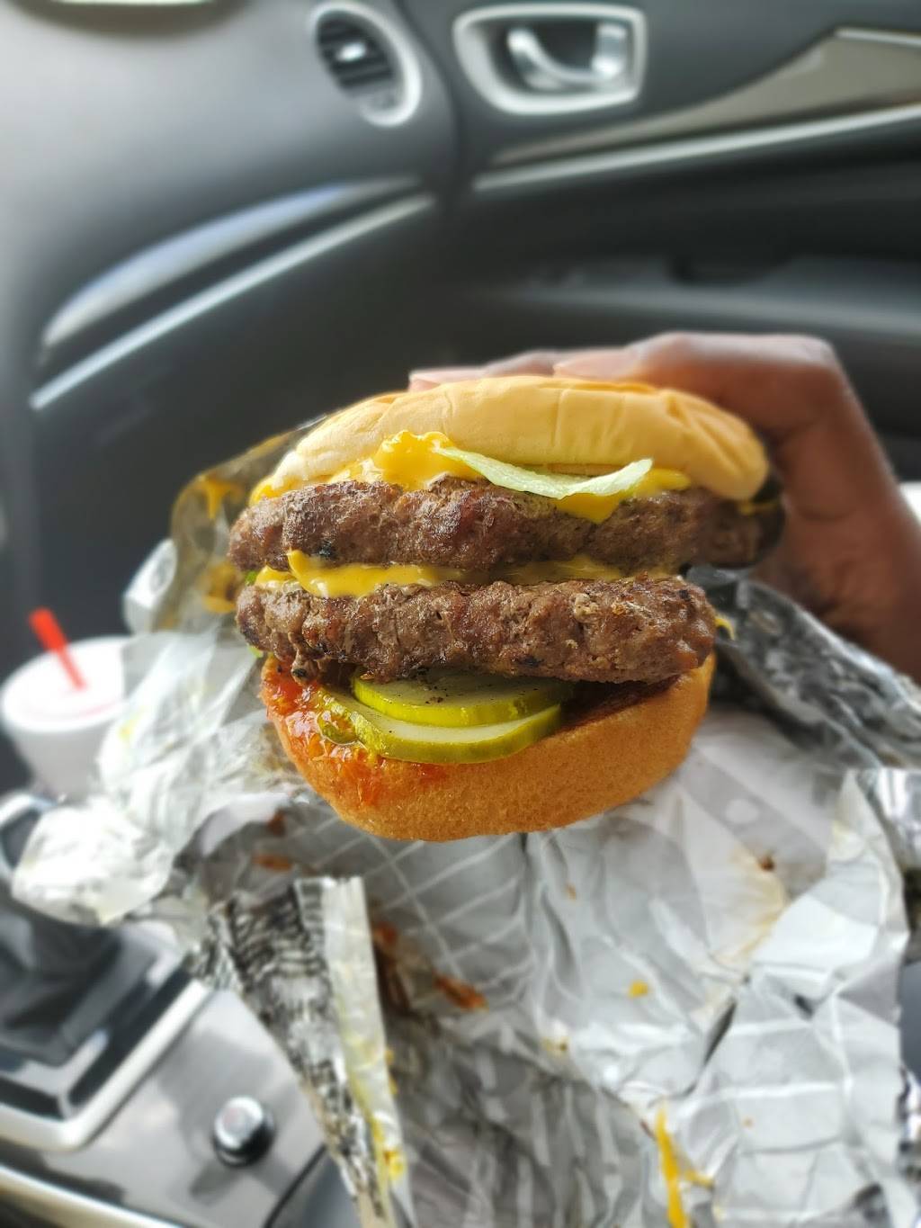 Back Yard Burgers | restaurant | 6466 Poplar Ave, Memphis, TN 38119, USA | 9016808004 OR +1 901-680-8004