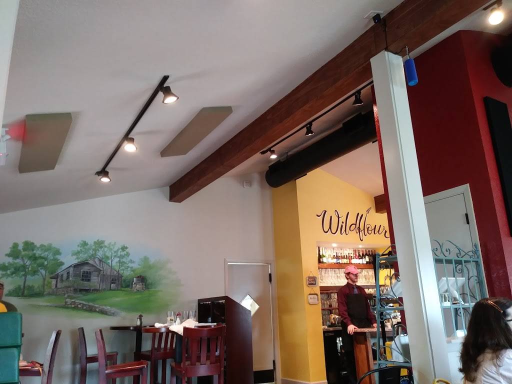 Wildflour Artisan Bakery & Grill | restaurant | 2000 FM2673, Canyon Lake, TX 78133, USA | 8309642159 OR +1 830-964-2159