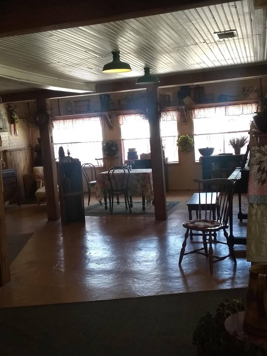 Goddards Barn ~N~ Grill | restaurant | 169 E Vienna St #1839, Anna, IL 62906, USA | 6188337444 OR +1 618-833-7444