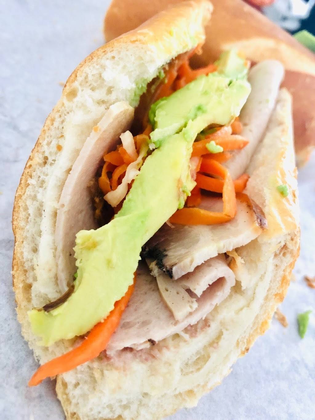 Banh Mi & Che Cali | restaurant | 647 W Valley Blvd, Alhambra, CA 91803, USA | 6262938396 OR +1 626-293-8396