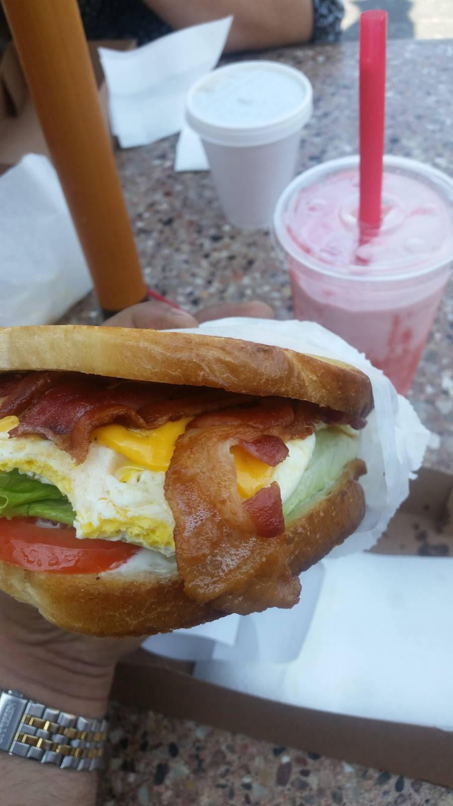 Ez Take Out Burger | meal takeaway | 515 N Mountain Ave, Upland, CA 91786, USA | 9099312558 OR +1 909-931-2558