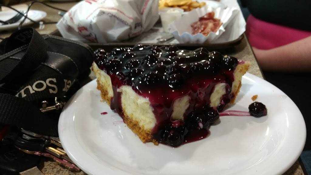 Nations Giant Hamburgers | restaurant | 1335 Washington Ave, San Leandro, CA 94577, USA | 5103528820 OR +1 510-352-8820