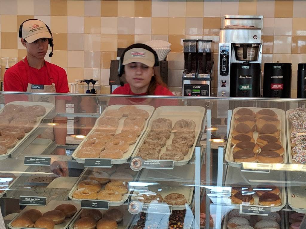 Krispy Kreme | bakery | 707 S 72nd St, Omaha, NE 68114, USA | 4029325581 OR +1 402-932-5581