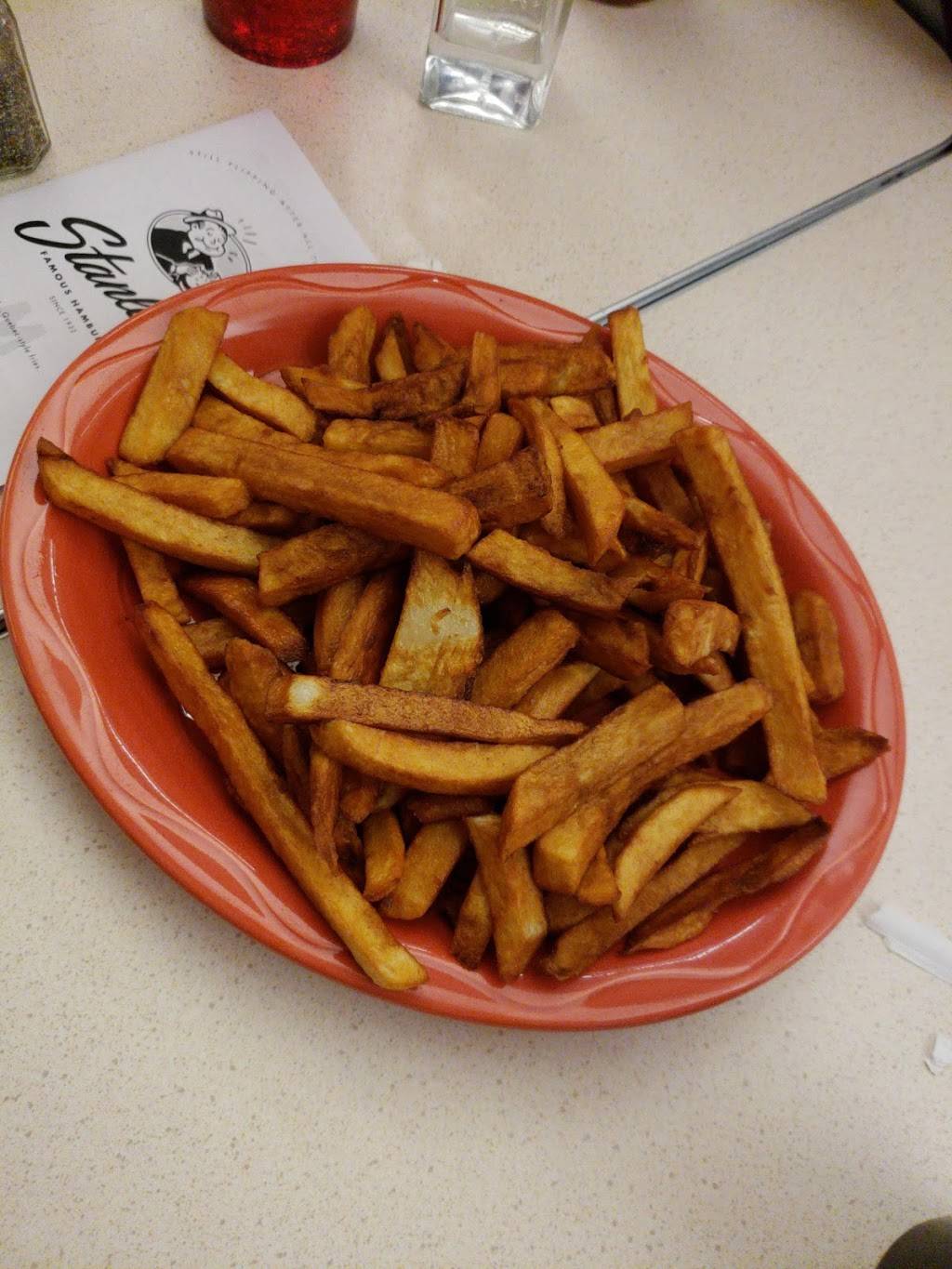 Stanleys Famous Hamburgers | restaurant | 535 Dexter St, Central Falls, RI 02863, USA | 4017269689 OR +1 401-726-9689