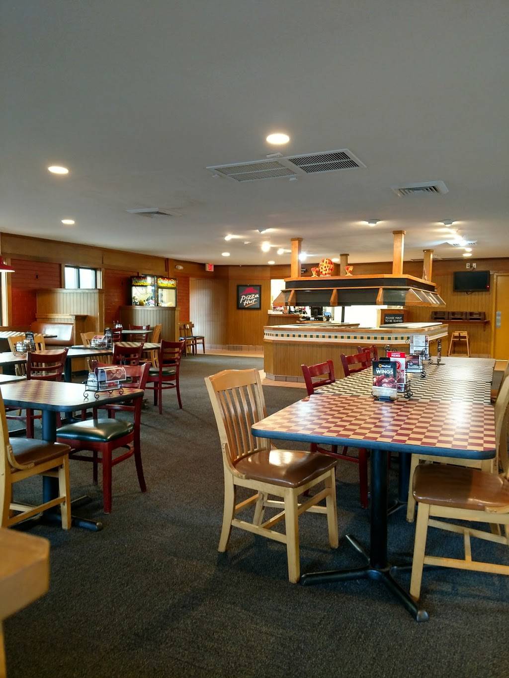 Pizza Hut | meal takeaway | 13212 Midlothian Turnpike, Midlothian, VA 23113, USA | 8047946466 OR +1 804-794-6466