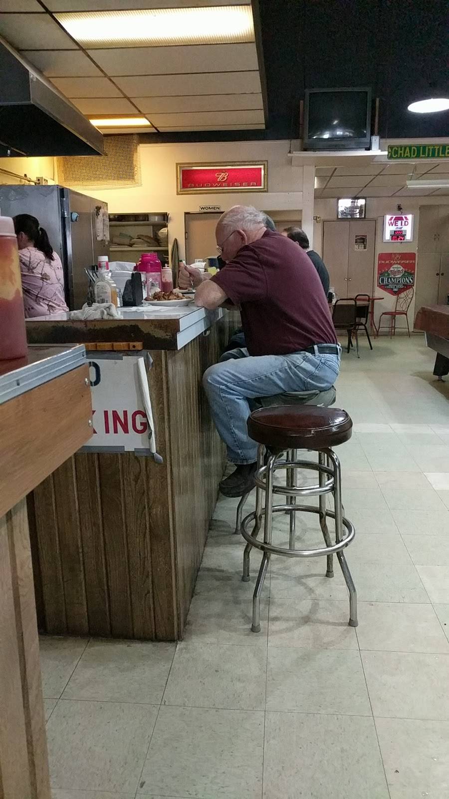 Sportsmans Tavern | restaurant | 218 E Clark St, Albert Lea, MN 56007, USA | 5073730896 OR +1 507-373-0896