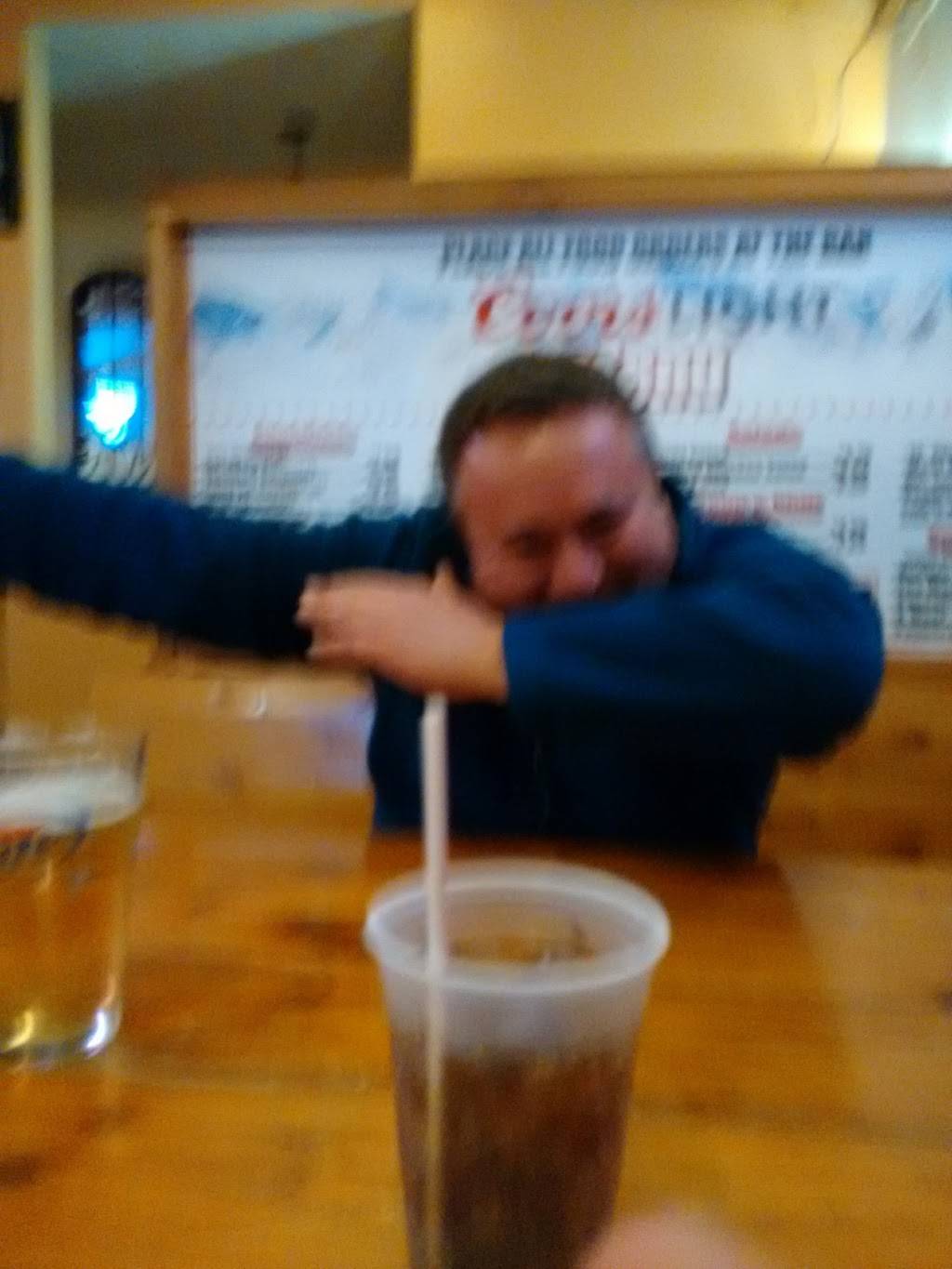 Tinys Pub & Grill | restaurant | 602 N Main St, Columbia, IL 62236, USA | 6182819977 OR +1 618-281-9977