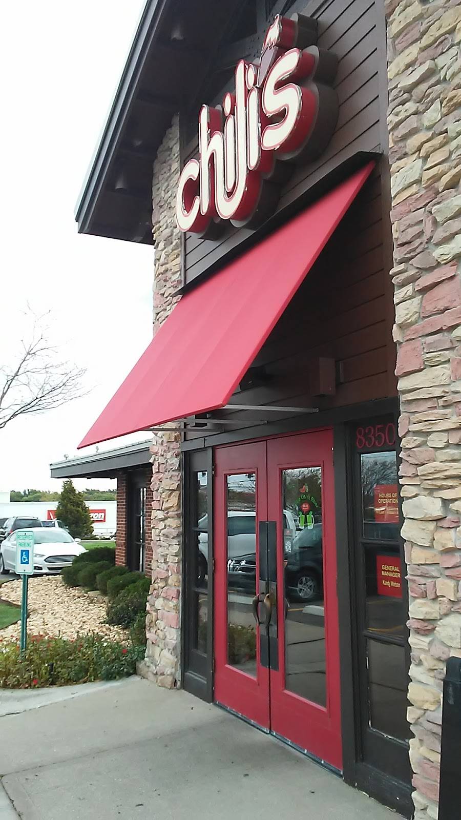 Chilis Grill & Bar | restaurant | 8350 NW Roanridge Rd, Kansas City, MO 64151, USA | 8167414433 OR +1 816-741-4433