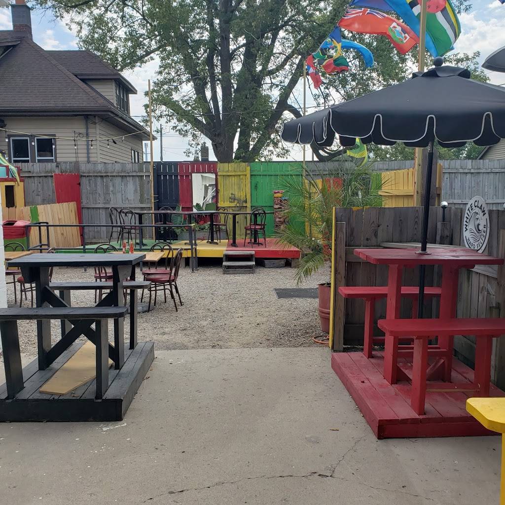 Lil Jamaica | restaurant | 1332 S Broadway, Green Bay, WI 54304, USA | 9203733826 OR +1 920-373-3826