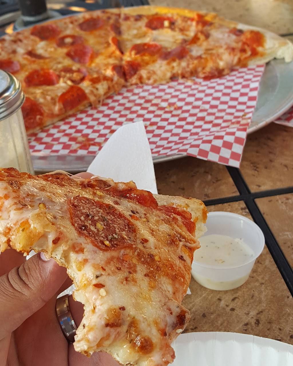 Dis Homemade Pizza | meal delivery | 211 W Lincoln St, New Braunfels, TX 78130, USA | 8306080999 OR +1 830-608-0999