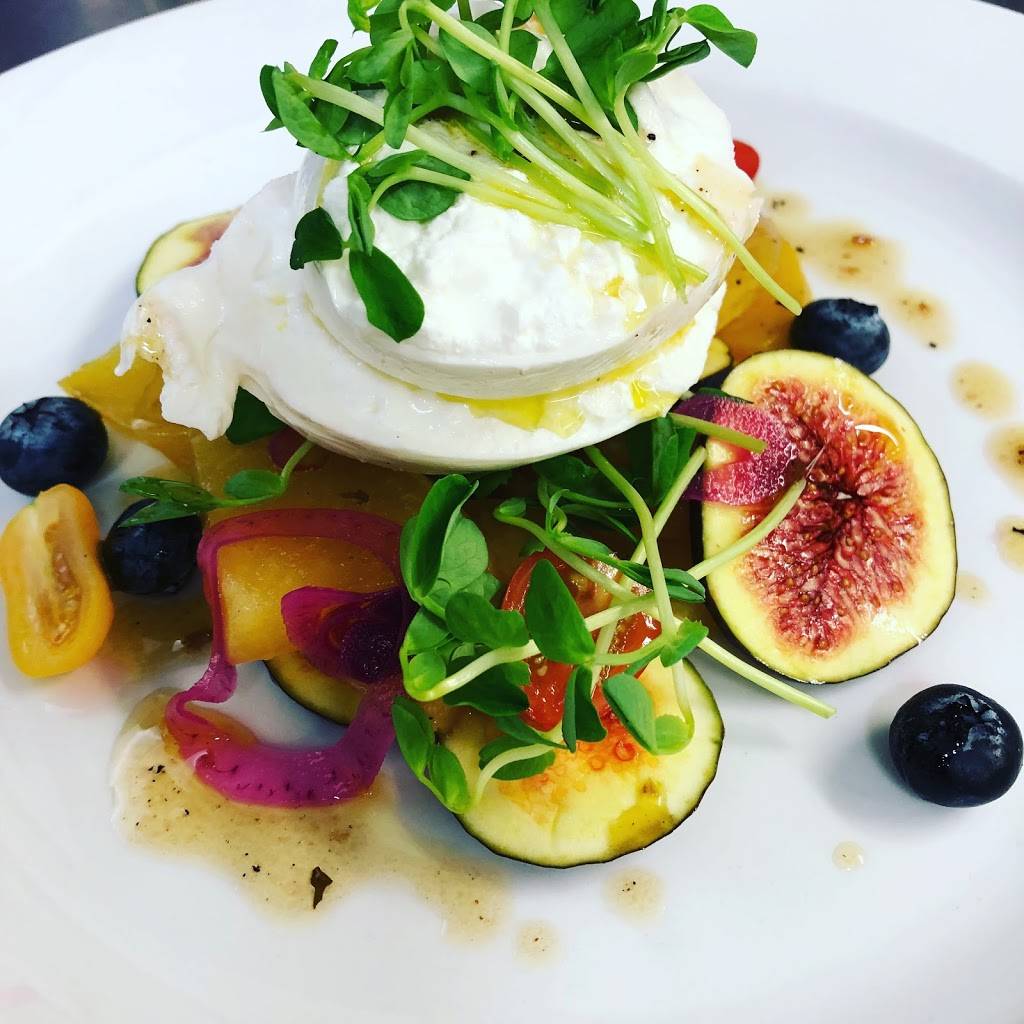 Michaels Back Door Restaurant | restaurant | 1715 Lakeshore Rd W, Mississauga, ON L5J 1J4, Canada | 9058225751 OR +1 905-822-5751