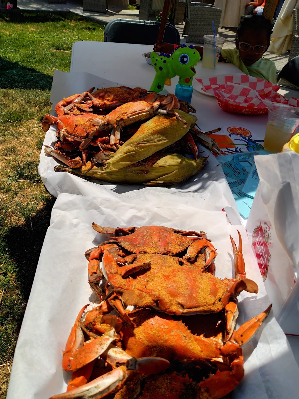 D&Ms Tiki Bar and Crab Deck | restaurant | 2207 Pulaski Hwy, Edgewood, MD 21040, USA | 4434020088 OR +1 443-402-0088