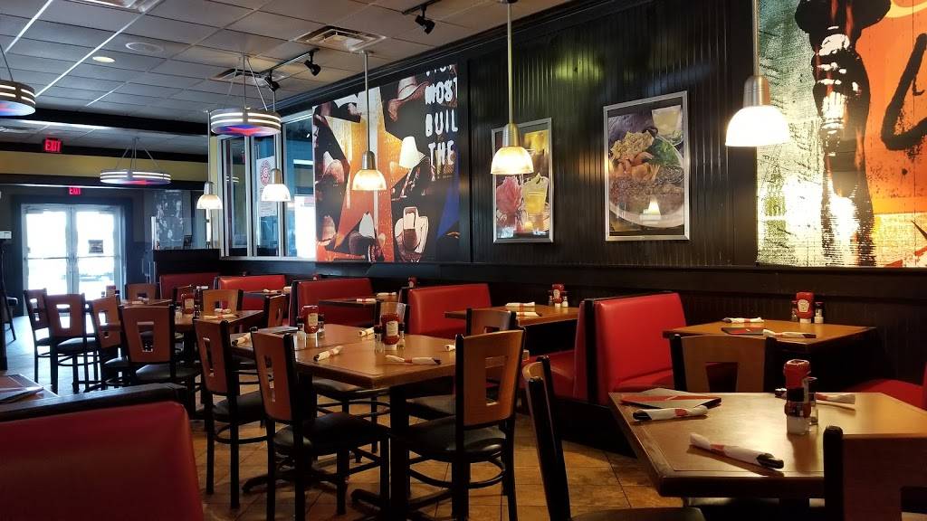 TGI Fridays | restaurant | 2190 Tyrone Blvd N, St. Petersburg, FL 33710, USA | 7273434394 OR +1 727-343-4394