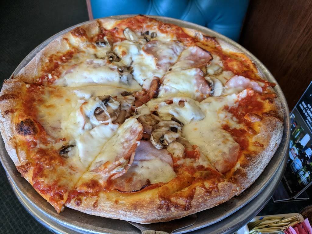 Atlantis Pizzeria and Family Restaurant | restaurant | 3648 King St, Alexandria, VA 22302, USA | 7036710250 OR +1 703-671-0250