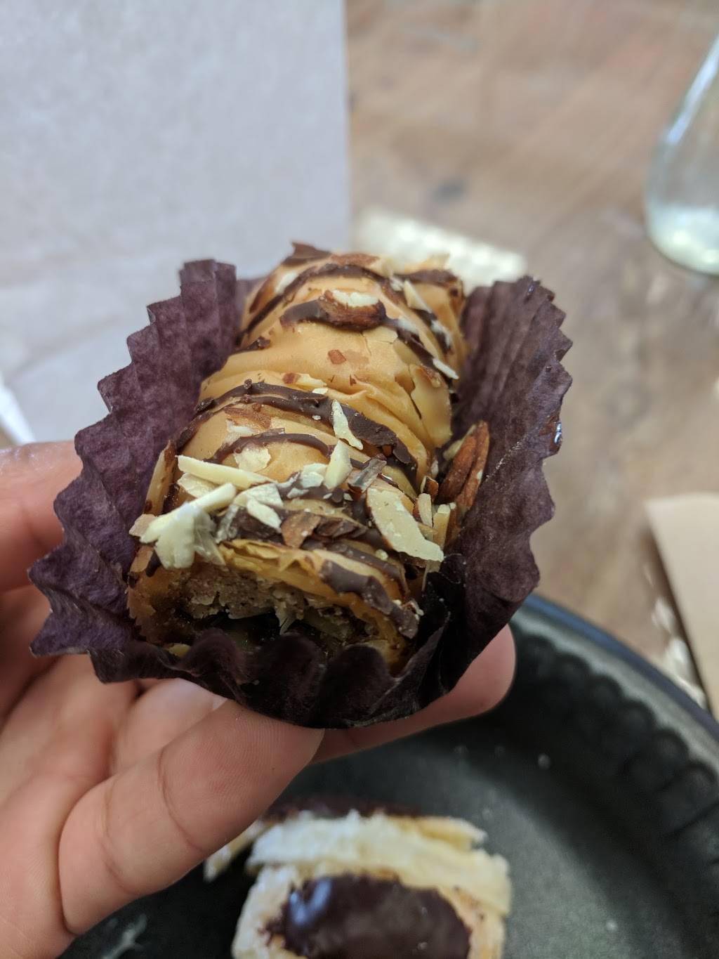 Rosabellas Cafe & Bakery | restaurant | 2705 E Thompson Blvd, Ventura, CA 93003, USA | 8053370101 OR +1 805-337-0101