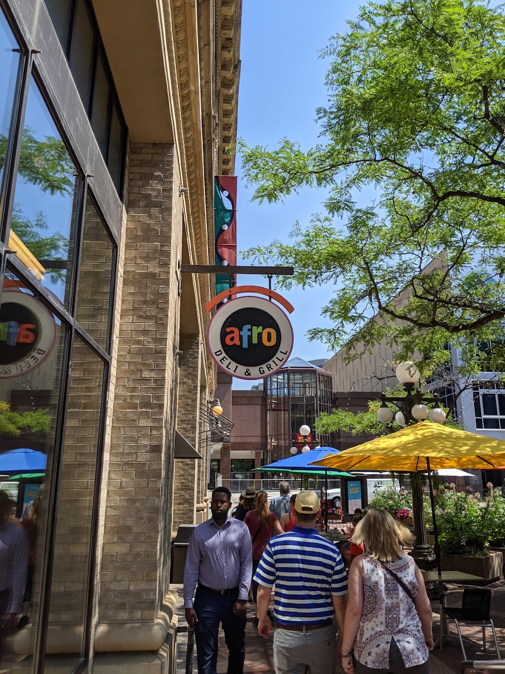 Afro Deli & Grill: St. Paul | restaurant | 5 W 7th Pl, St Paul, MN 55102, USA | 6518882168 OR +1 651-888-2168