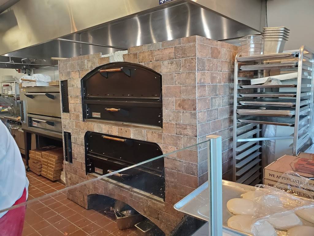 Jonnys Pizza | restaurant | 26742 E University Dr suit 200, Aubrey, TX 76227, USA | 2143055040 OR +1 214-305-5040