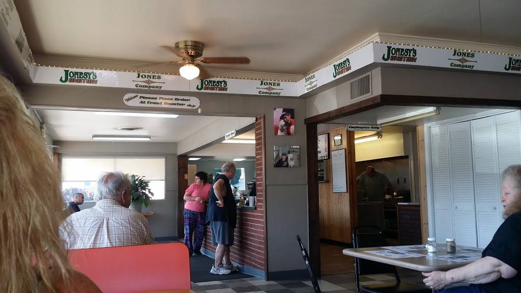 Jonesys Junction | restaurant | 906 E Rochester St, Akron, IN 46910, USA | 5745982665 OR +1 574-598-2665