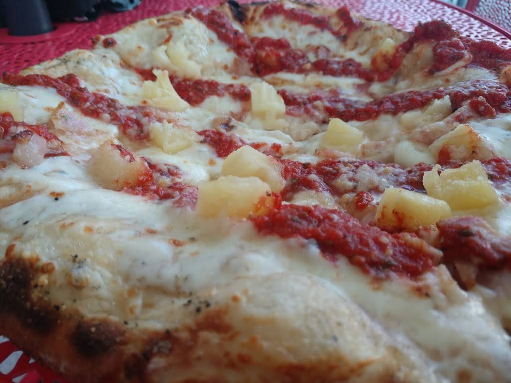 Dominics Truck & Dine | restaurant | 340 Gilmer Ferry Rd, Ball Ground, GA 30107, USA | 6784543463 OR +1 678-454-3463