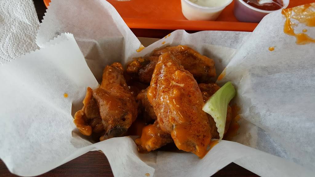 Touchdown Wings | restaurant | 1408 N Jackson St, Tullahoma, TN 37388, USA | 9319132888 OR +1 931-913-2888