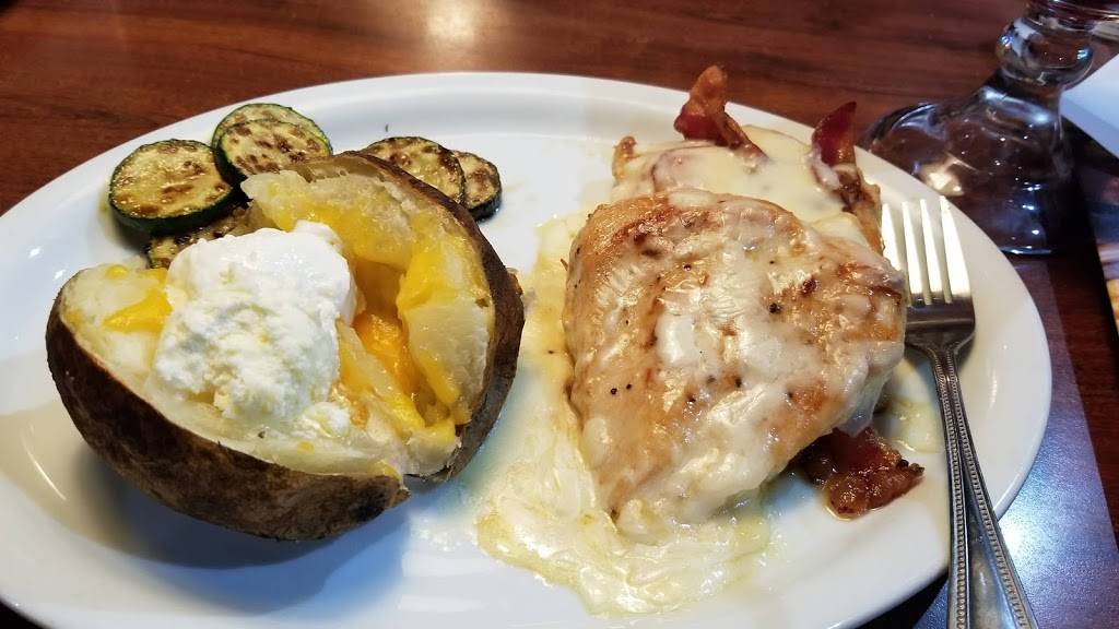 Ruby Tuesday | restaurant | 827 S James Campbell Blvd, Columbia, TN 38401, USA | 9313817089 OR +1 931-381-7089