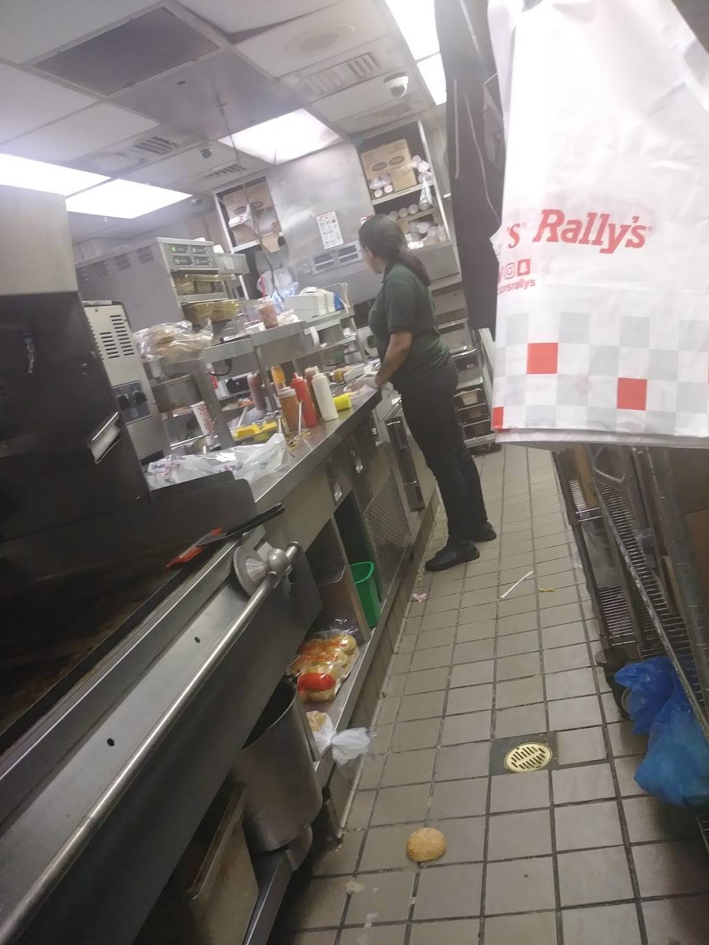 Checkers | restaurant | 3431 W Fond Du Lac Ave, Milwaukee, WI 53210, USA | 4144446774 OR +1 414-444-6774