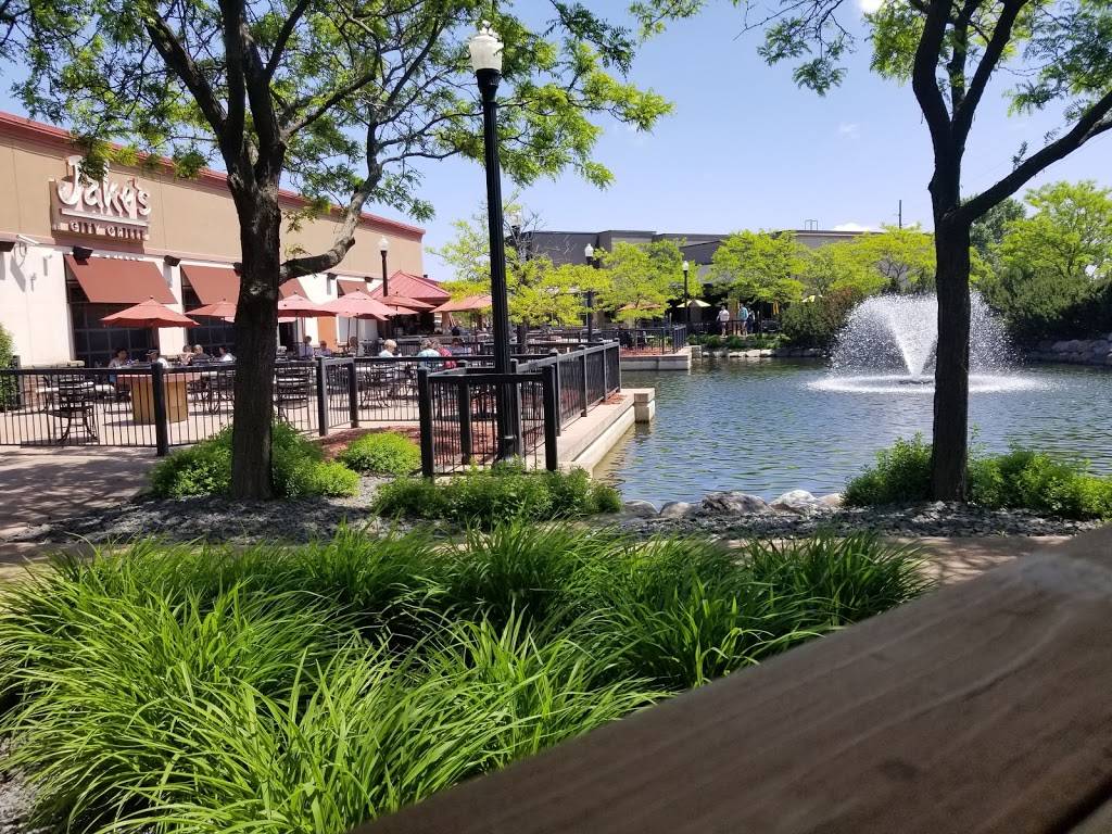 Houlihans | restaurant | 1294 Promenade Pl, Eagan, MN 55121, USA | 6514521001 OR +1 651-452-1001