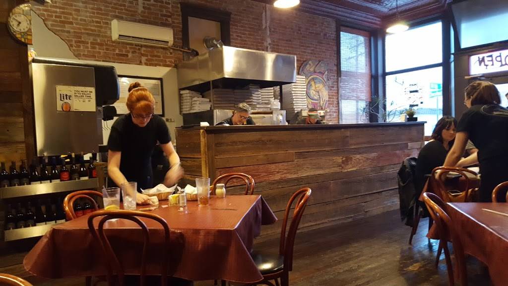 Cummares | restaurant | 1023 Chestnut St, Murphysboro, IL 62966, USA | 6186873700 OR +1 618-687-3700